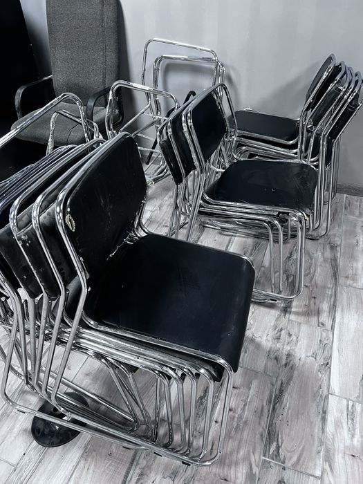 Офисные стулья б/у 11 штук