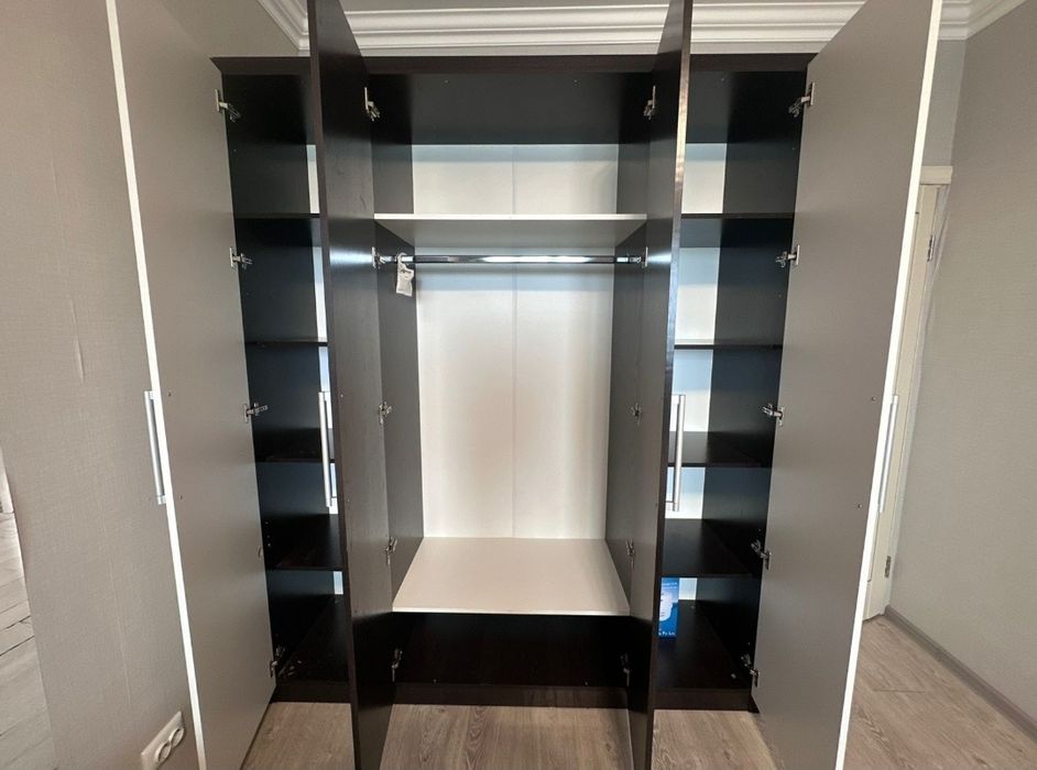 Продам спальный гарнитур