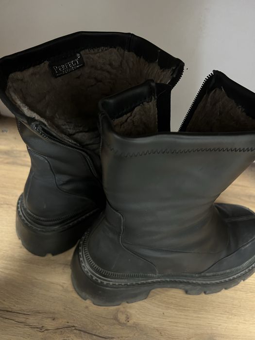 Продам ботинки зима 10000