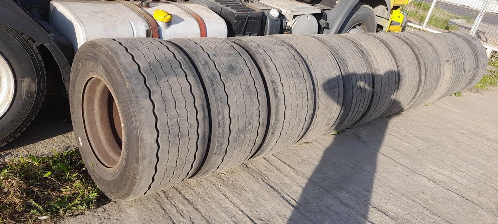 Roți mega 445.45 .19,5 şase buc. Şi 445.50.19,5 şase buc.