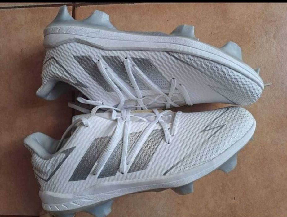 Ghete fotbal Adidas originale • Mărime 43,5 • Noi, nepurtate
• Noi-nou