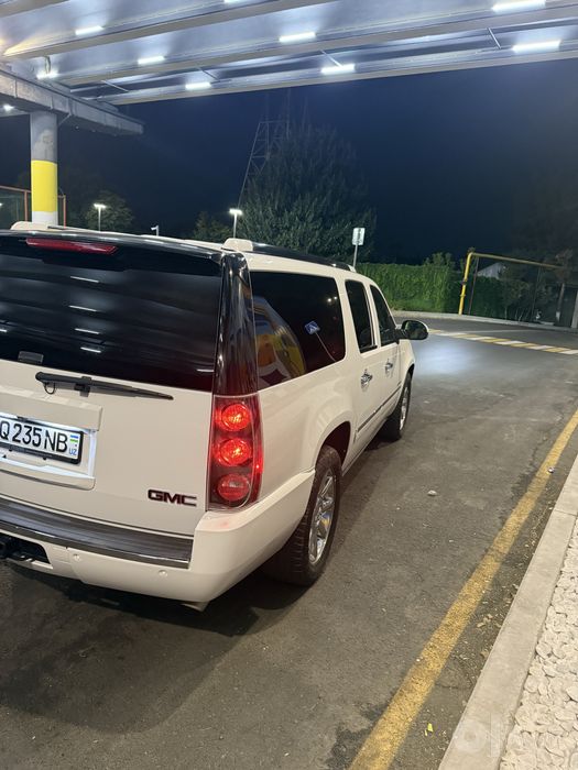 GMC Yukon 2013 yil