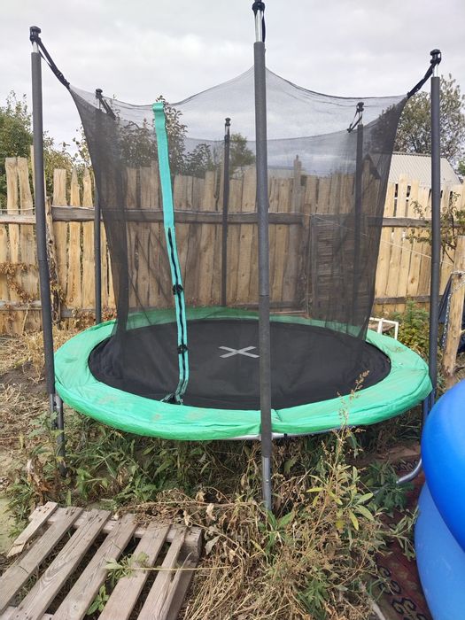 Продам батут в отличном состоянии