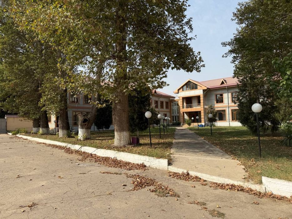 Нотурар бино сотилади 1,8 гектар Янги Узбекистон тарафда