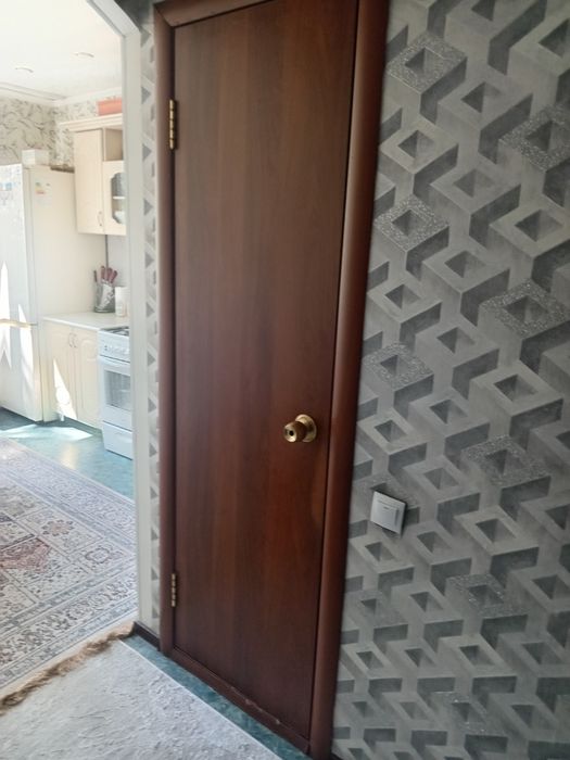 Продам межкомнатные двери  бу