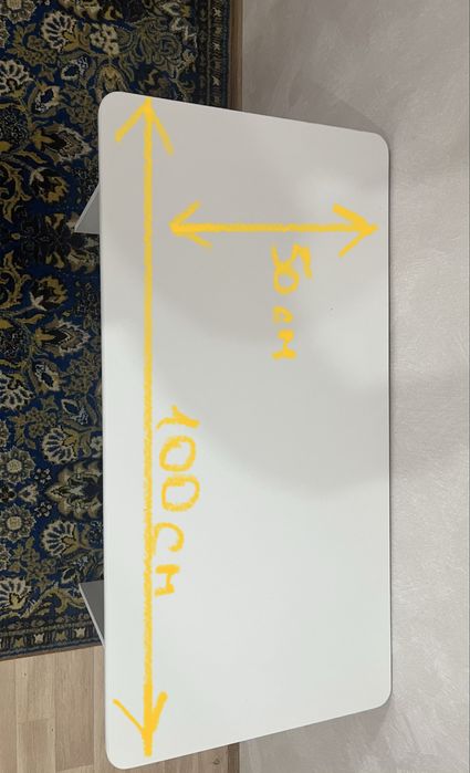 Стол в идеальном состоянии