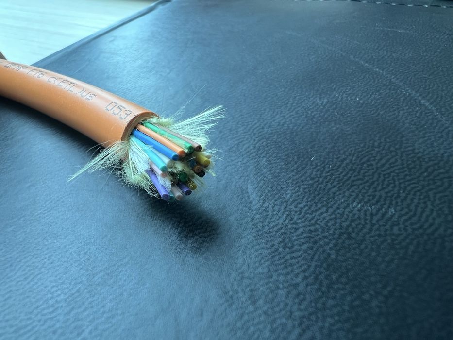 Кабель оптоволоконный