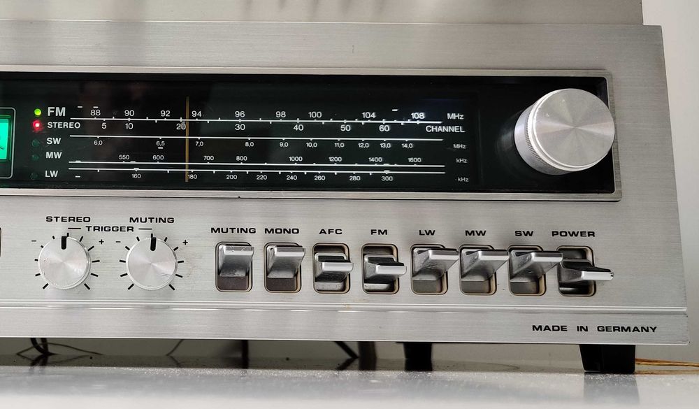 Tuner radio Dual CT 1440 analog retro 1979 vumetre ace pt amplificator