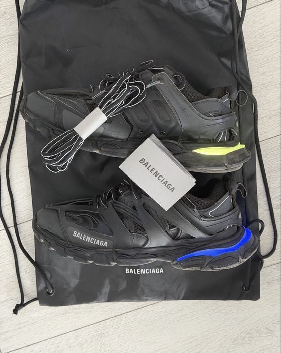 Balenciaga track led