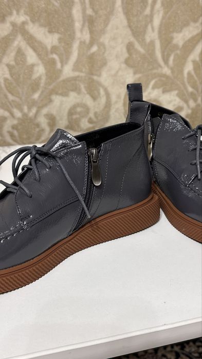 Продам демисезонную обувь