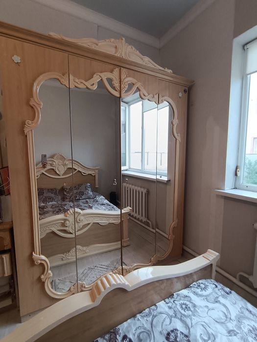 Шкаф спальный, 4 есикти