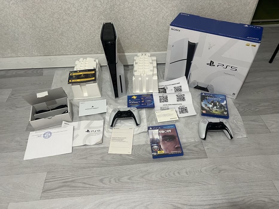 Продам Playstation 5 slim box 1 TB