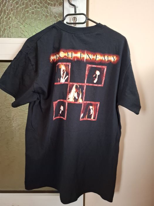 Тениски на метъл групи