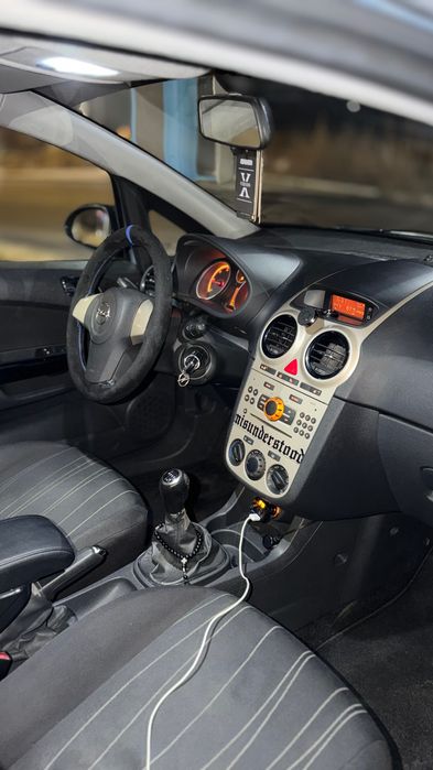 Opel corsa D 2008