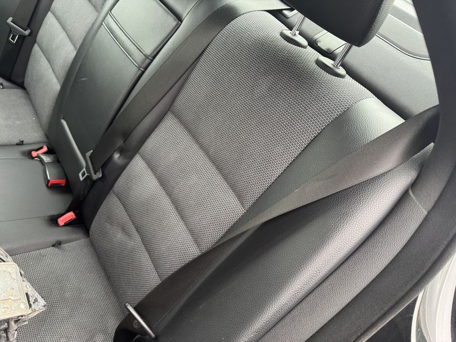 Plafon negru scaune piele material interior mercedes c class w204