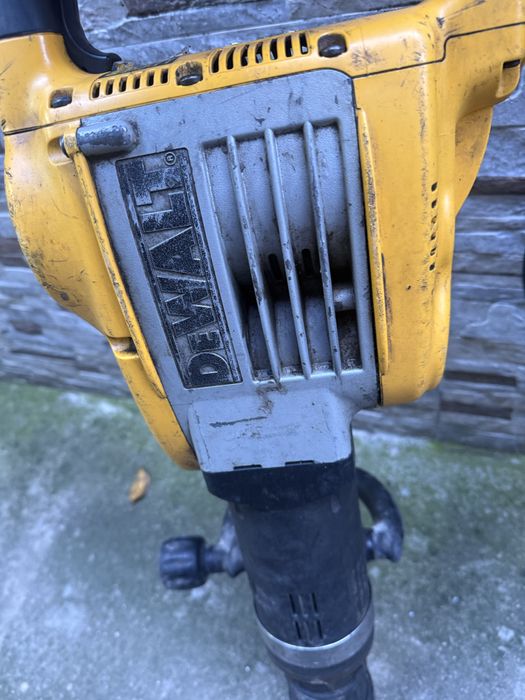 Къртач DeWALT електрически SDS-max, 1550 W, 19 J, D25902K