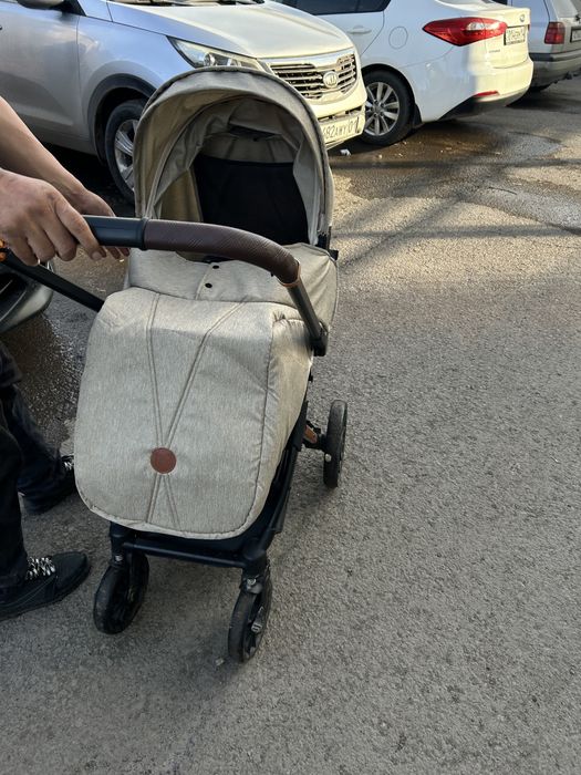 Коляска прогулочная