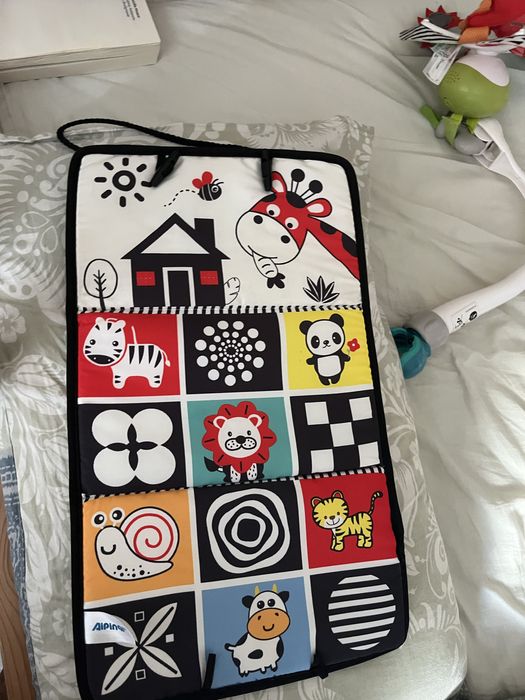 Сензорно килимче за бебе интерактивно с огледало