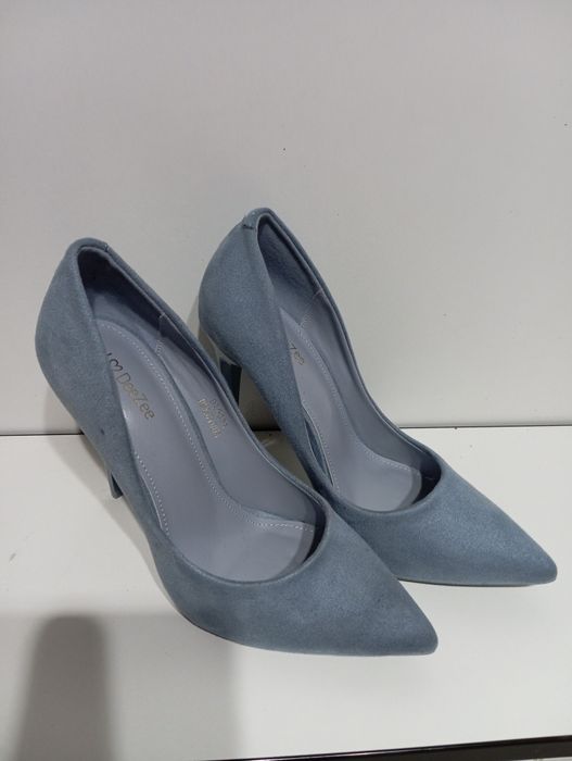 Pantofi noi de vanzare