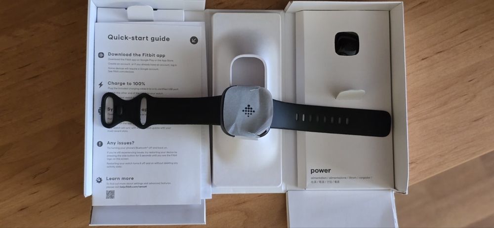 FitBit Versa 4 нов