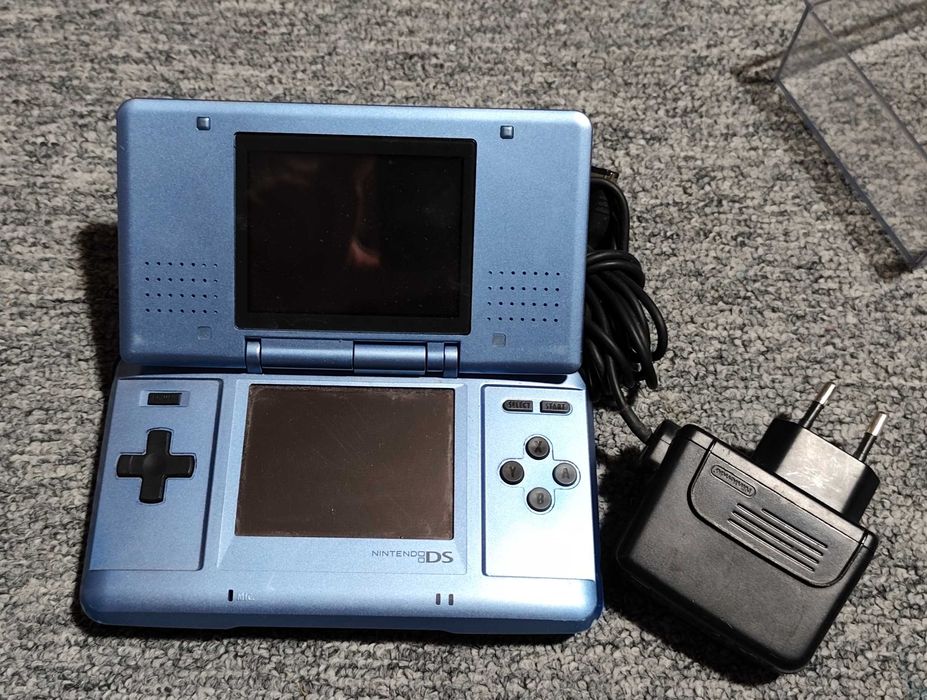 Nintendo DS + încărcător original
