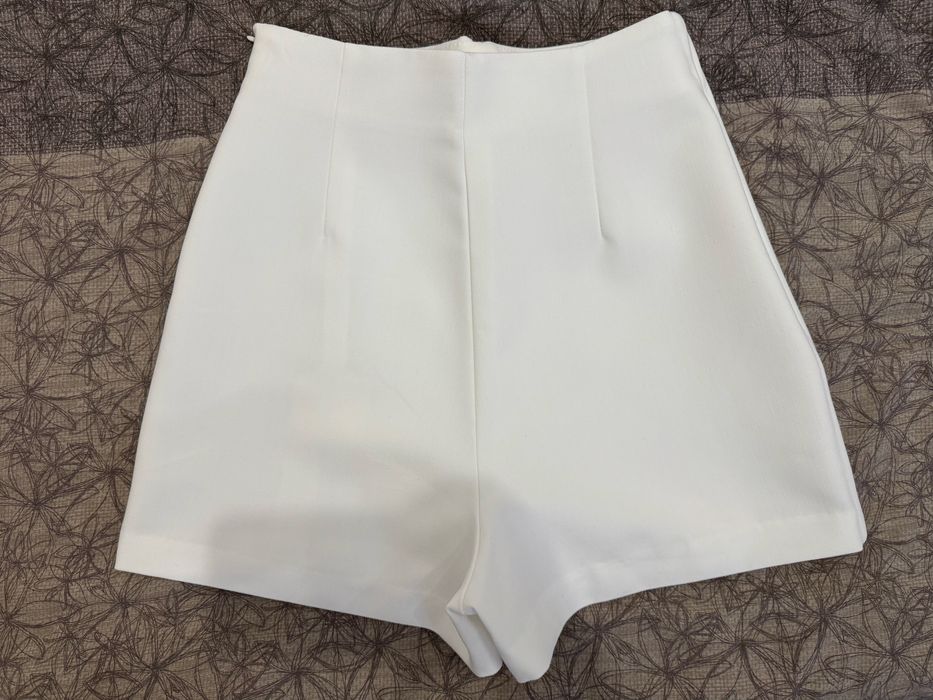 Пола панталонки Zara