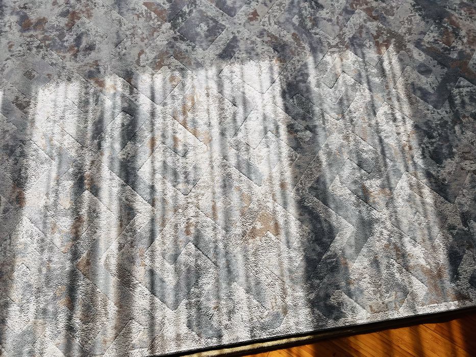 Продается ковер в отличном состоянии