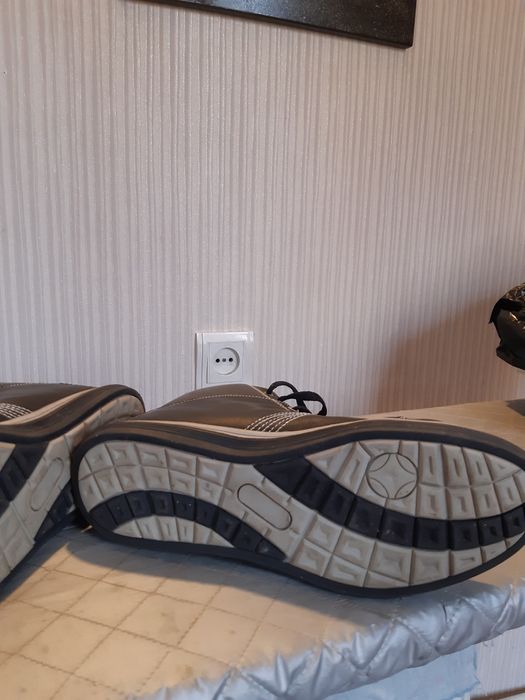 Кроссовки лёгкие,теплые,размер 42,