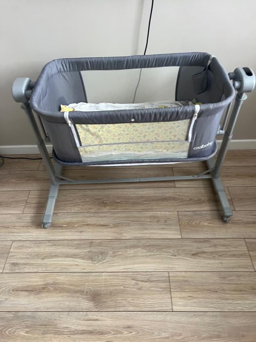 Детская кроватка до трех лет.