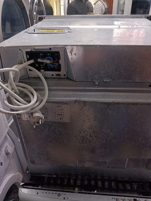 Иноксова печка за вграждане с индукционни котлони Аег Aeg  с Гаранция