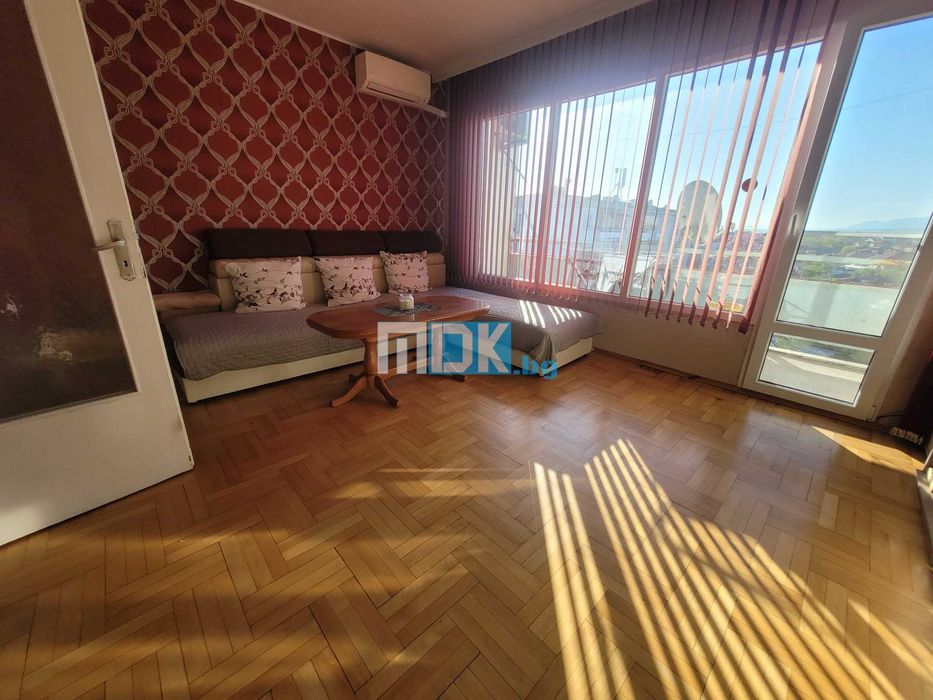 Голям реновиран и обзаведен 3-стаен Коматево