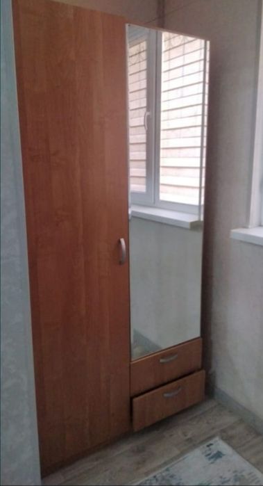 Продается шкаф для одежды и компьютерный стол