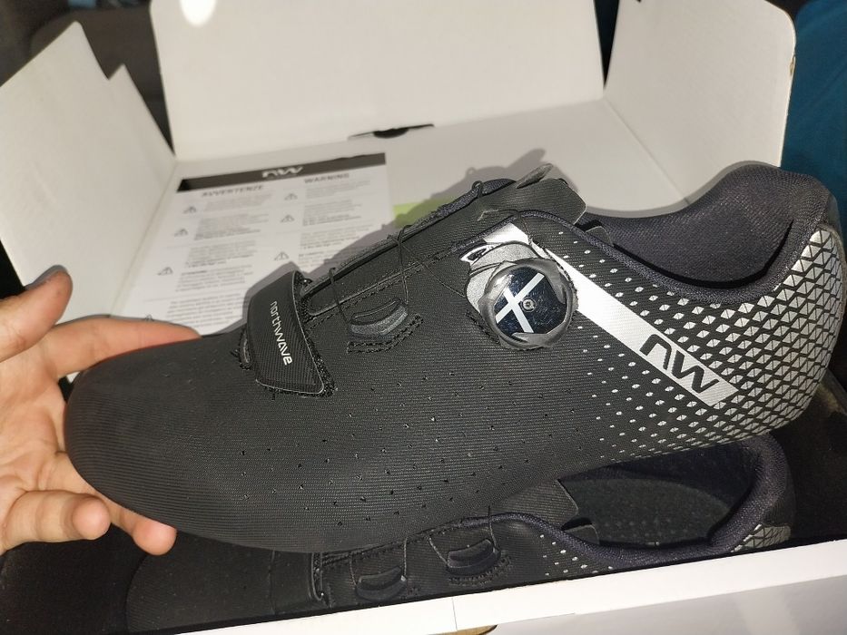 Pantofi de ciclism north West cu etichetă!