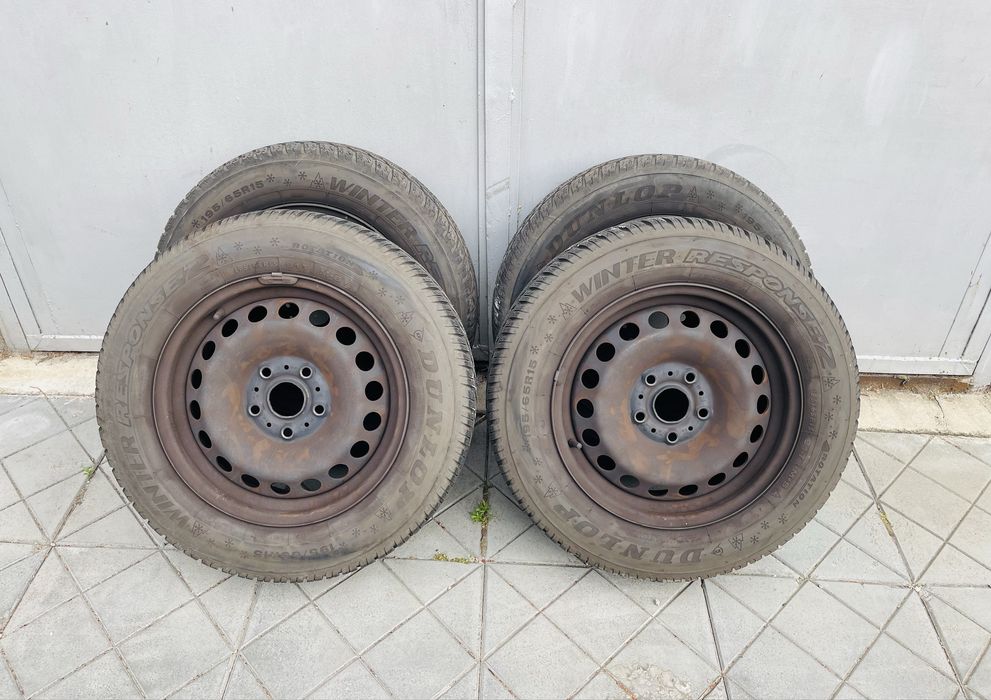 4 броя джанти с зимни гуми Dunlop 195/65/15 за Golf 7