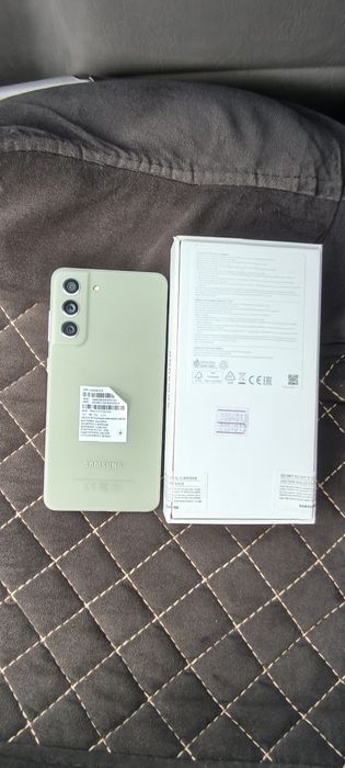 Смартфон Galaxy S21 FE 5G, в хорошем состоянии