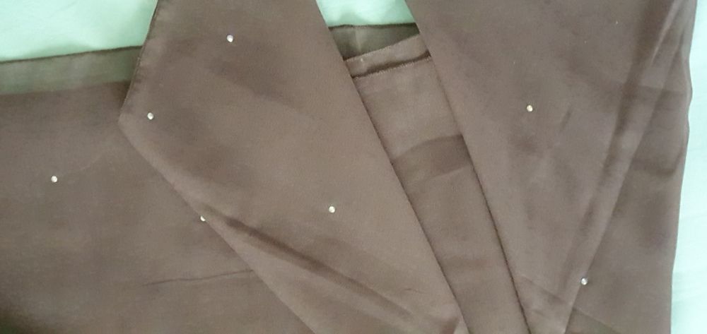 Кърпа, забрадка за глава с камъчета