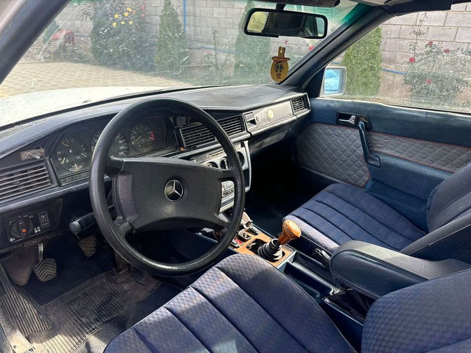 Мерседес 190 2.0
