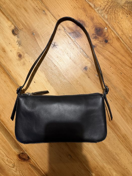 Кожена чата Mango