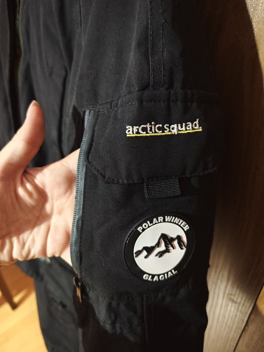 Черно зимно яке с качулка