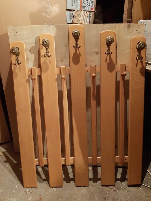 Продавам употребявани запазени мебели.