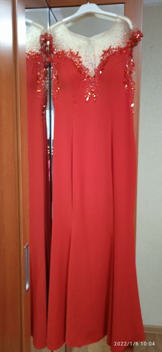 Продаю платье вечернее