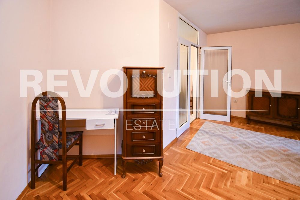 Дава се под наем Двустаен апартамент в София, Борово - 100 кв.м за 550 € - Снимка #2