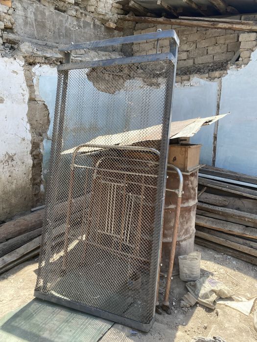 Продаётся железная  кровать
