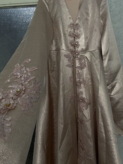 Вечерные платьее.