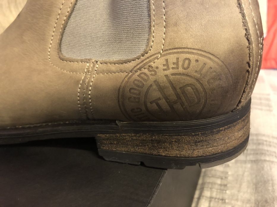 Vand ghete originale Tommy Hilfiger, marime 42 ( merg si pt 43)