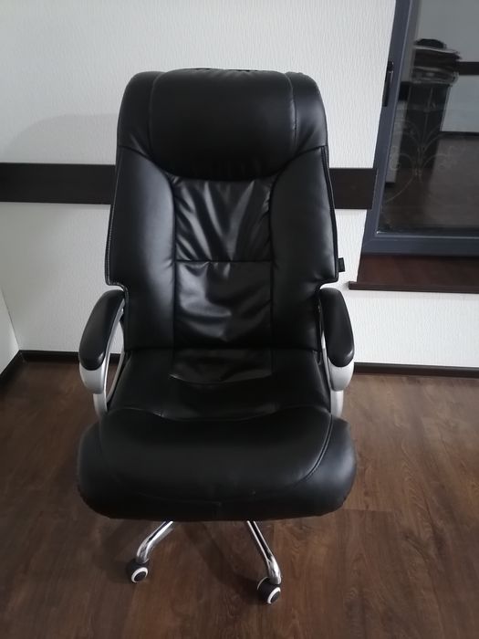 Офисное кресло продам