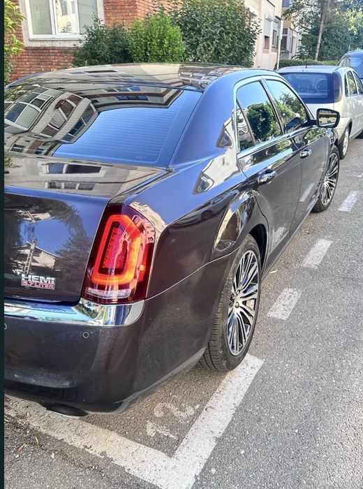 Lancia Thema / Chrysler 300c