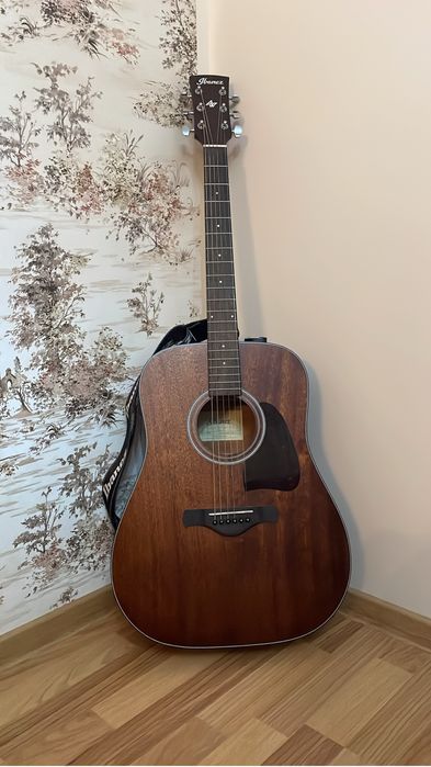 Vând URGENT chitara IBANEZ acustica