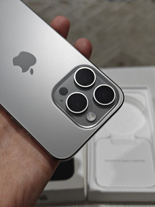 iPhone 15 Pro 256Gb без ремонта