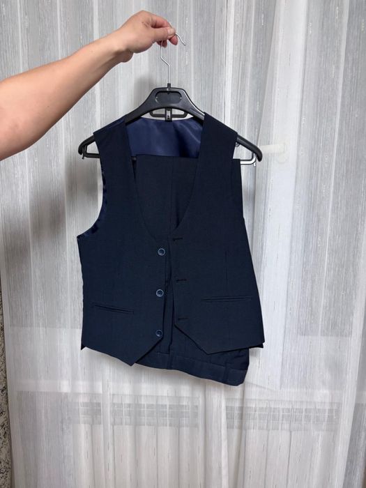 Продам мальчиковый подростковый костюм